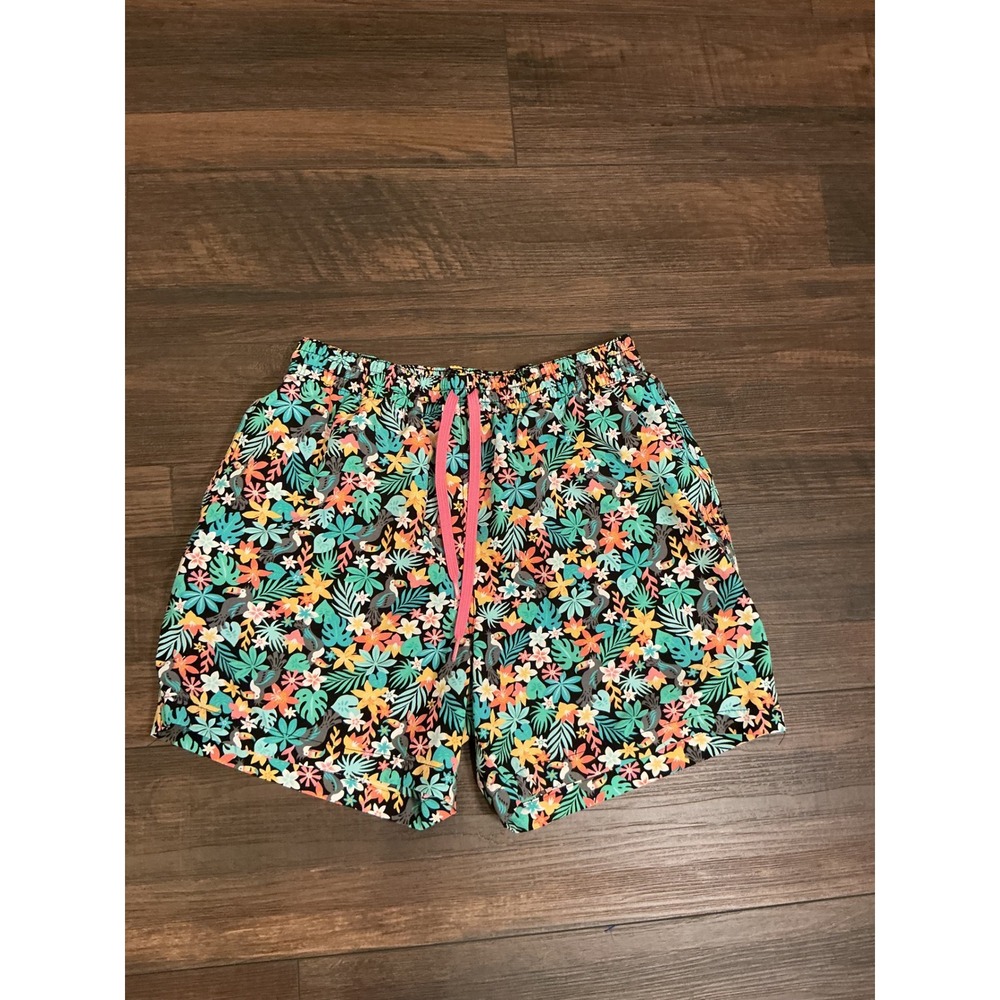 Chubbies Swim Trunks Black Tropical Toucan Floral Print 5.5" Inseam Medium